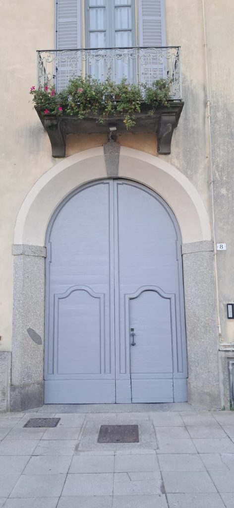 Concluso il restauro del portone ligneo di Palazzo Recalcati 1 IMG 20251029 WA0016